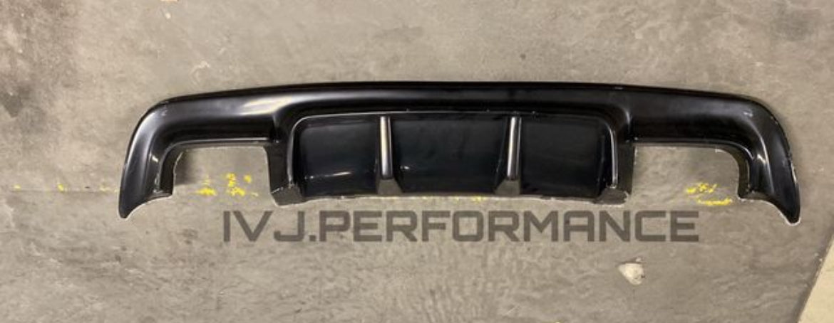 DIFUSOR TRASERO BMW E60 M5 DOBLE ESCAPE  2003-2010